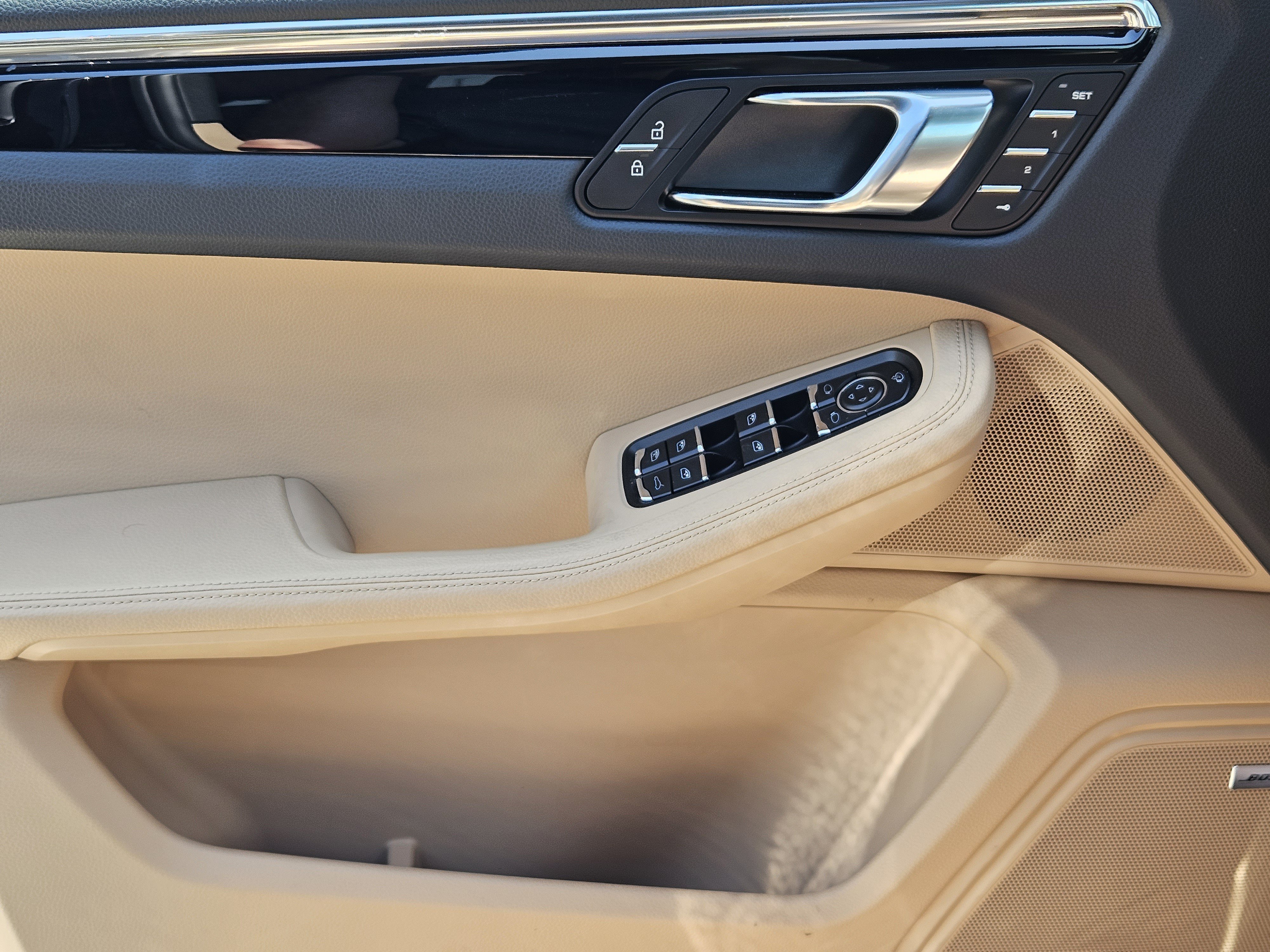 Certified 2026 Porsche Macan AWD/4WD image 22