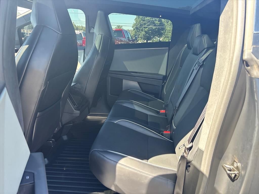 Used 2025 Tesla Cybertruck AWD Crew Cab image 16