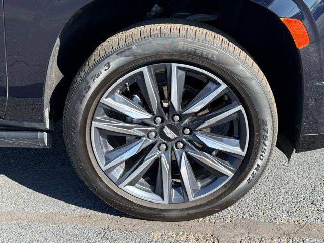 Used 2023 Cadillac Escalade ESV Sport w/ Touring Package AWD/4WD image 16