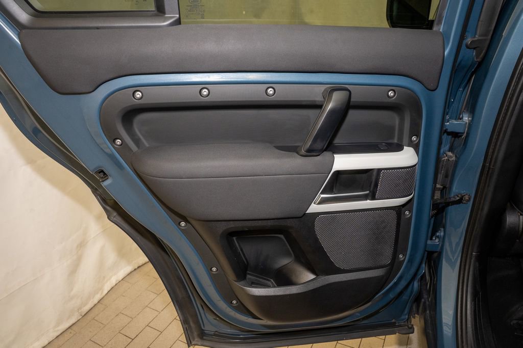 Used 2020 Land Rover Defender 110 SE image 11