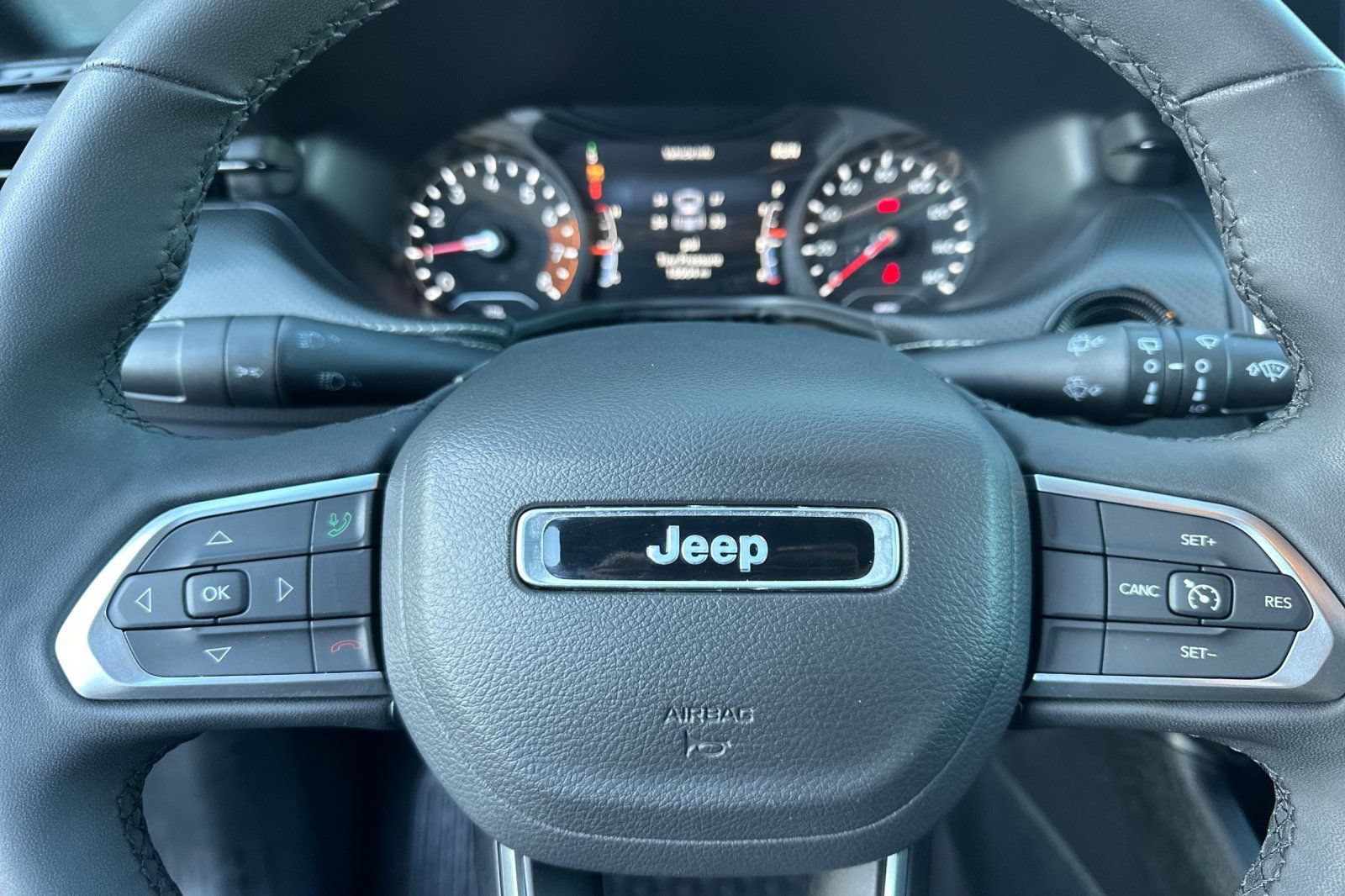 Certified 2024 Jeep Compass Latitude w/ Convenience Group AWD/4WD image 28