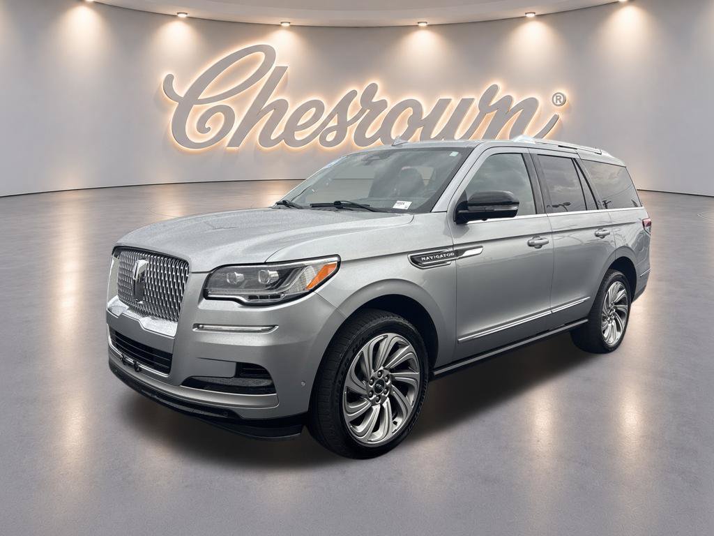 Used 2022 Lincoln Navigator Reserve AWD/4WD image 1