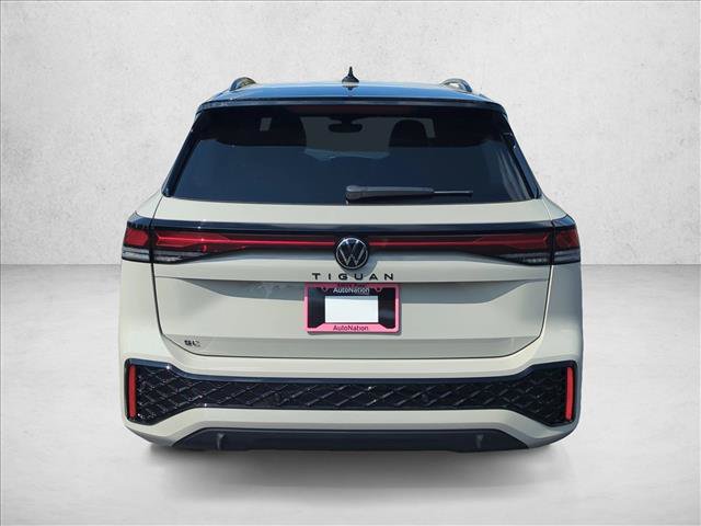 New 2026 Volkswagen Tiguan SE R-Line FWD image 9