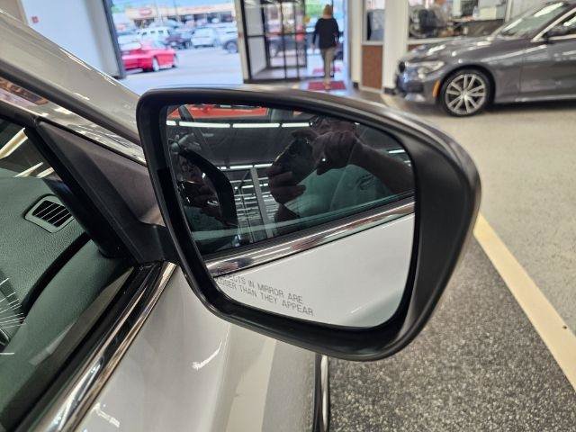 Used 2020 Nissan Rogue S AWD/4WD image 33