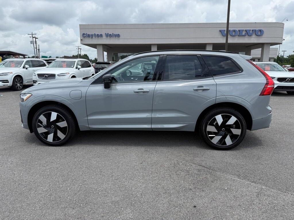 New 2025 Volvo XC60 T8 Plus w/ Protection Package Premier AWD/4WD image 6