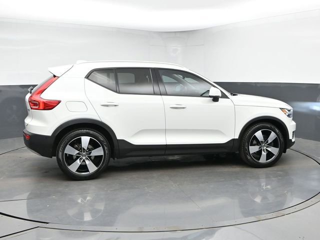 Used 2019 Volvo XC40 T5 Momentum AWD/4WD image 9