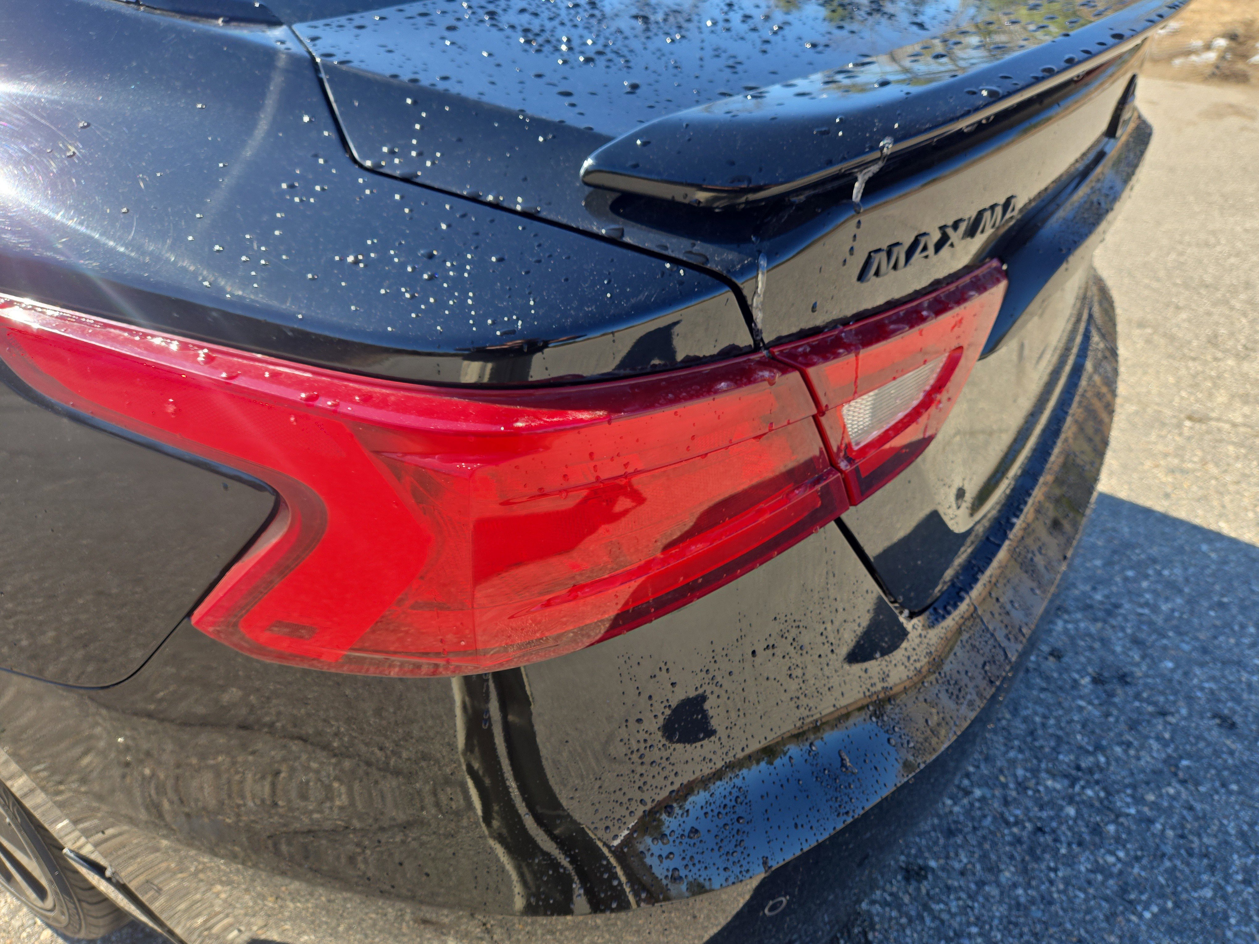 Used 2018 Nissan Maxima SR w/ Midnight Edition image 11