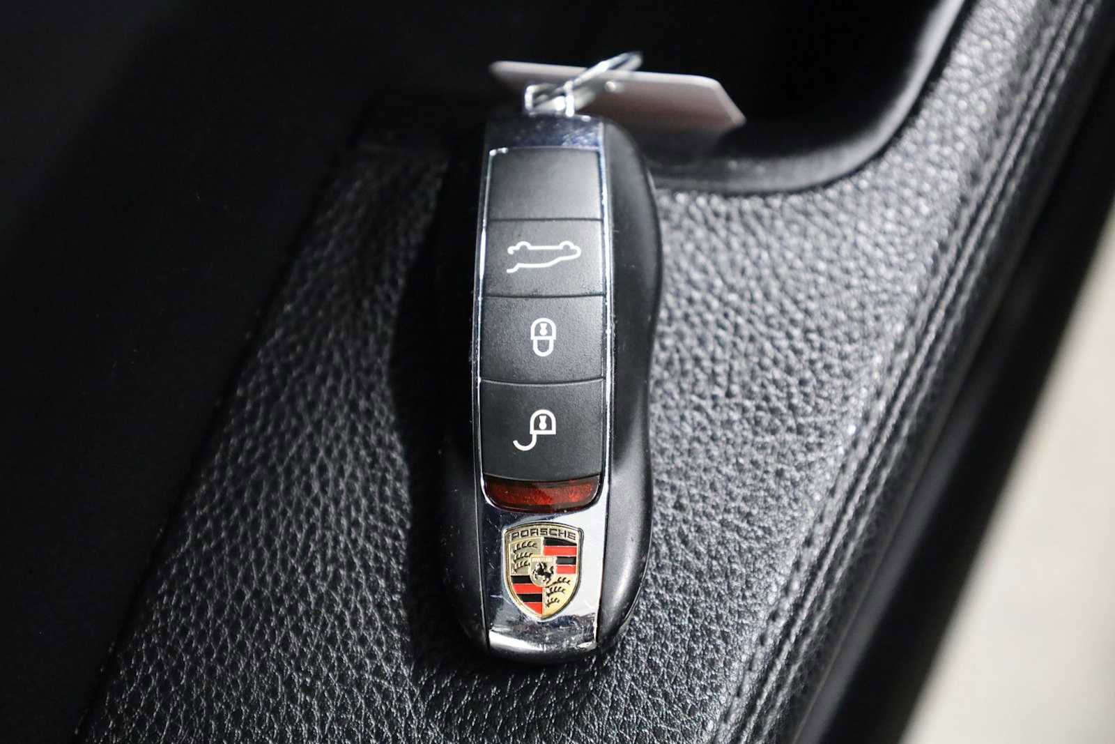 Used 2018 Porsche Macan image 43