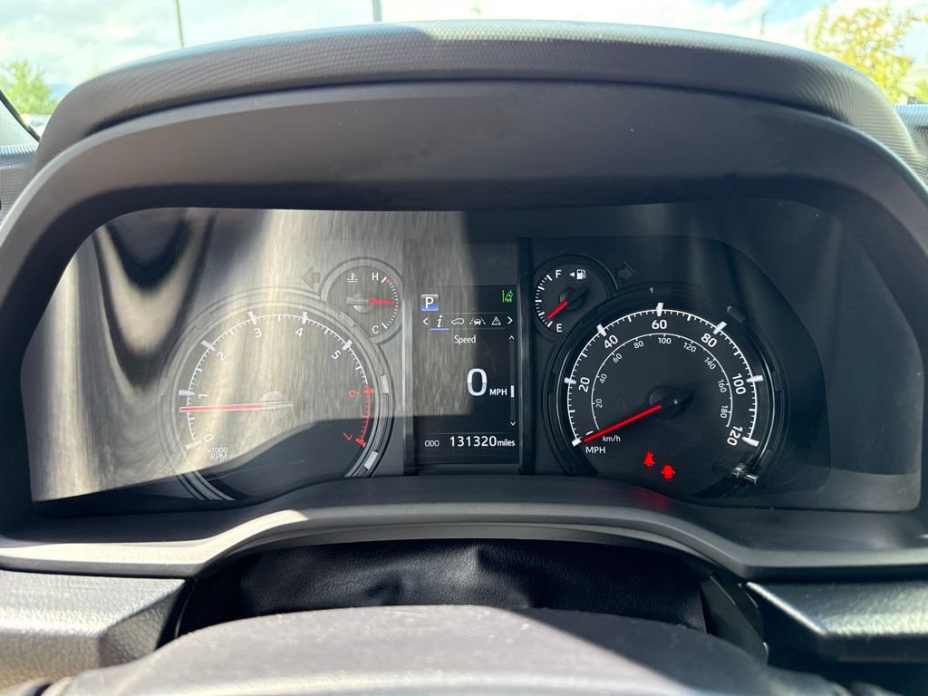 Used 2020 Toyota 4Runner SR5 AWD/4WD image 15