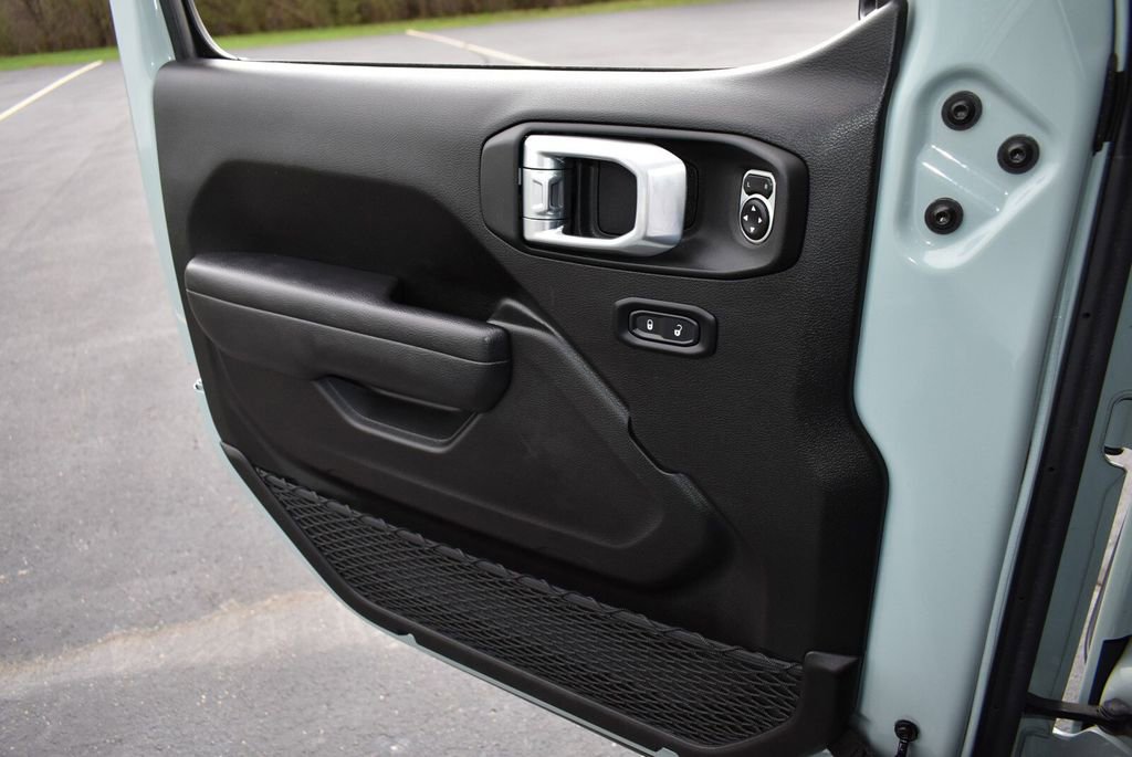 Certified 2024 Jeep Wrangler Unlimited Sport AWD/4WD image 23
