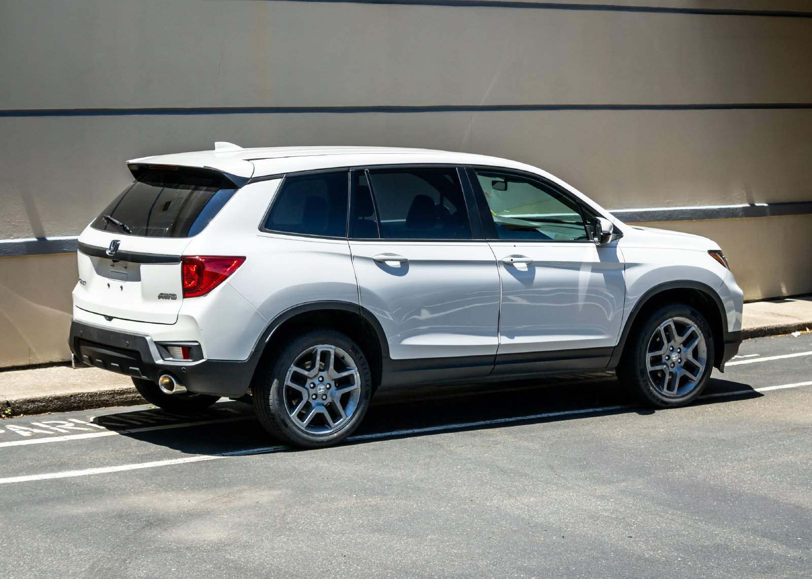 Used 2023 Honda Passport EX-L image 8
