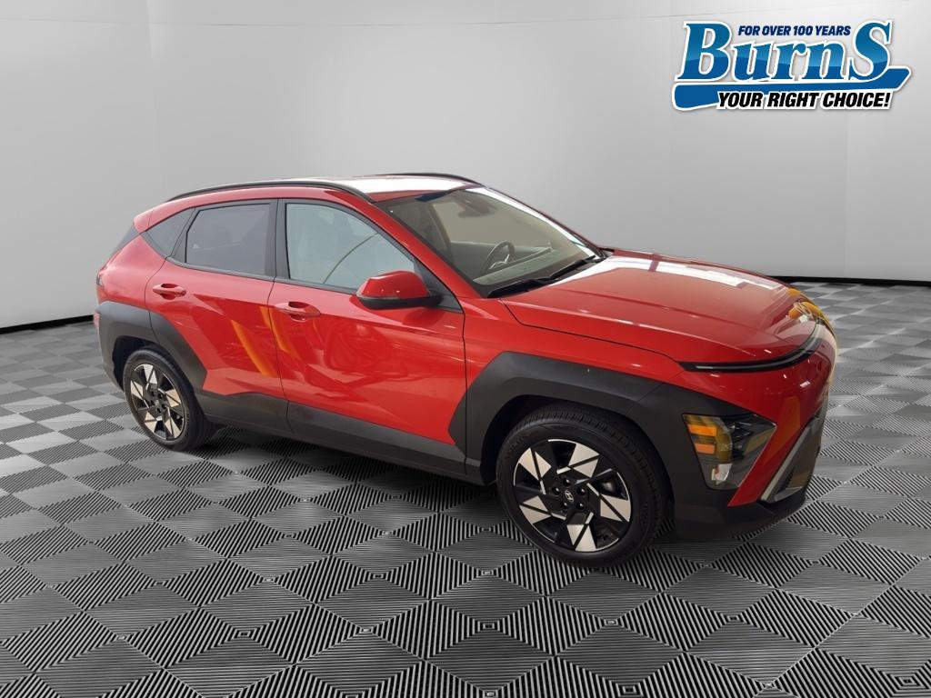 Used 2025 Hyundai Kona SEL image 1