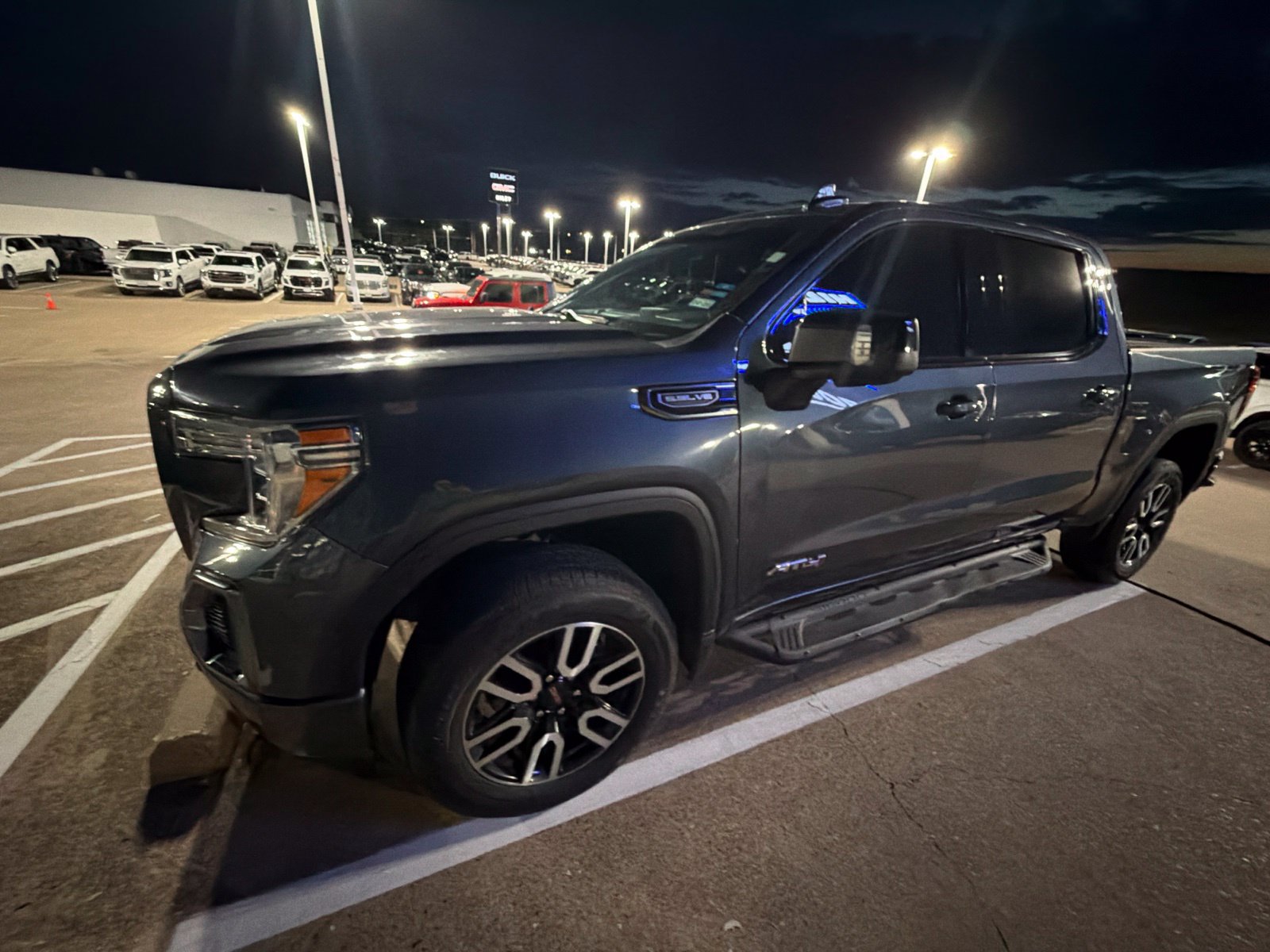 Used 2021 GMC Sierra 1500 AT4 w/ AT4 Premium Package AWD/4WD image 4