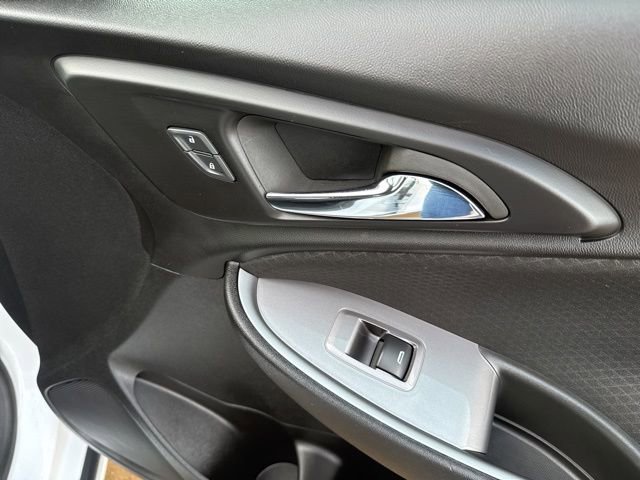 Used 2024 Chevrolet Malibu LT image 46