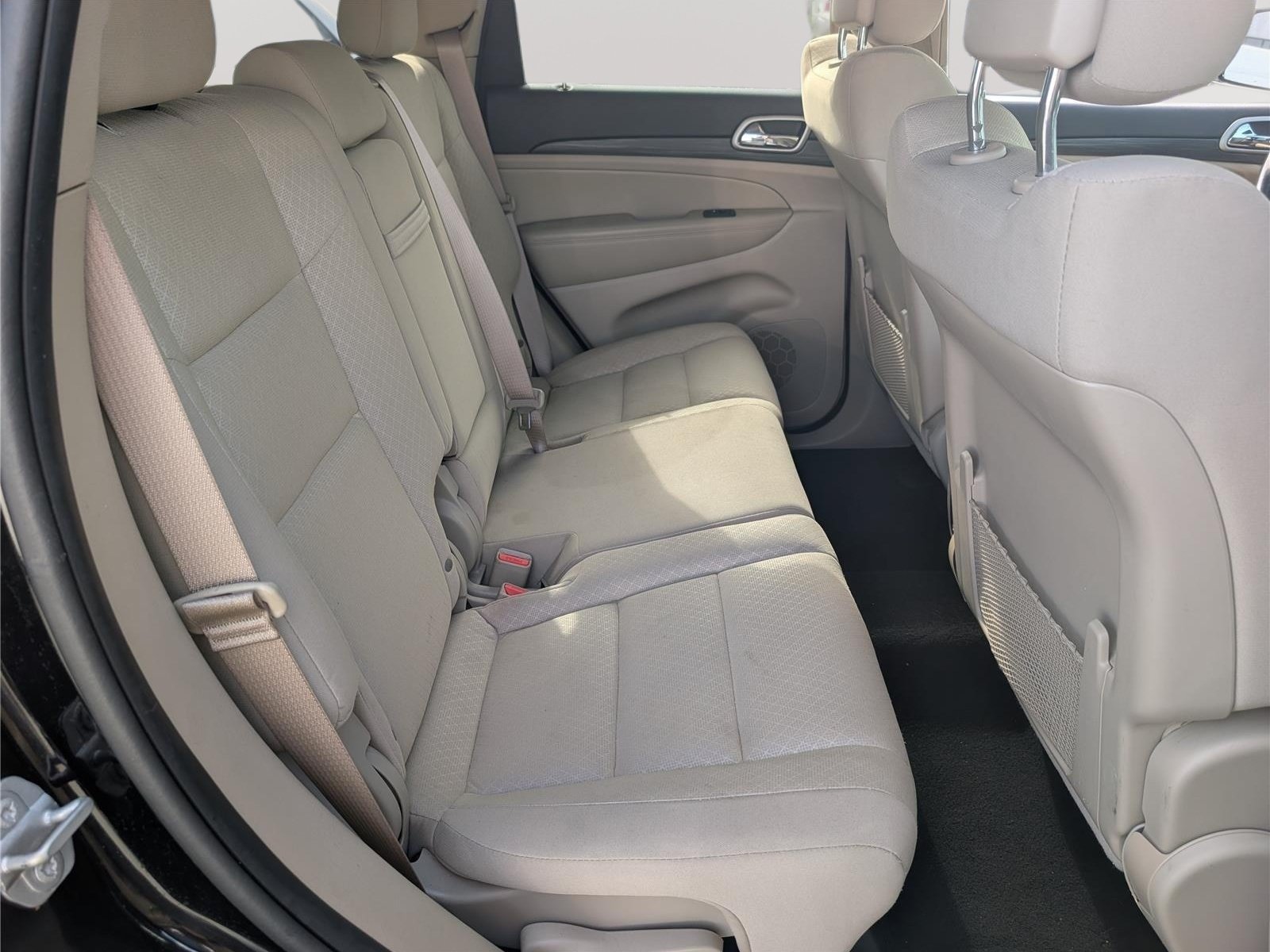 Used 2021 Jeep Grand Cherokee Laredo AWD/4WD image 13