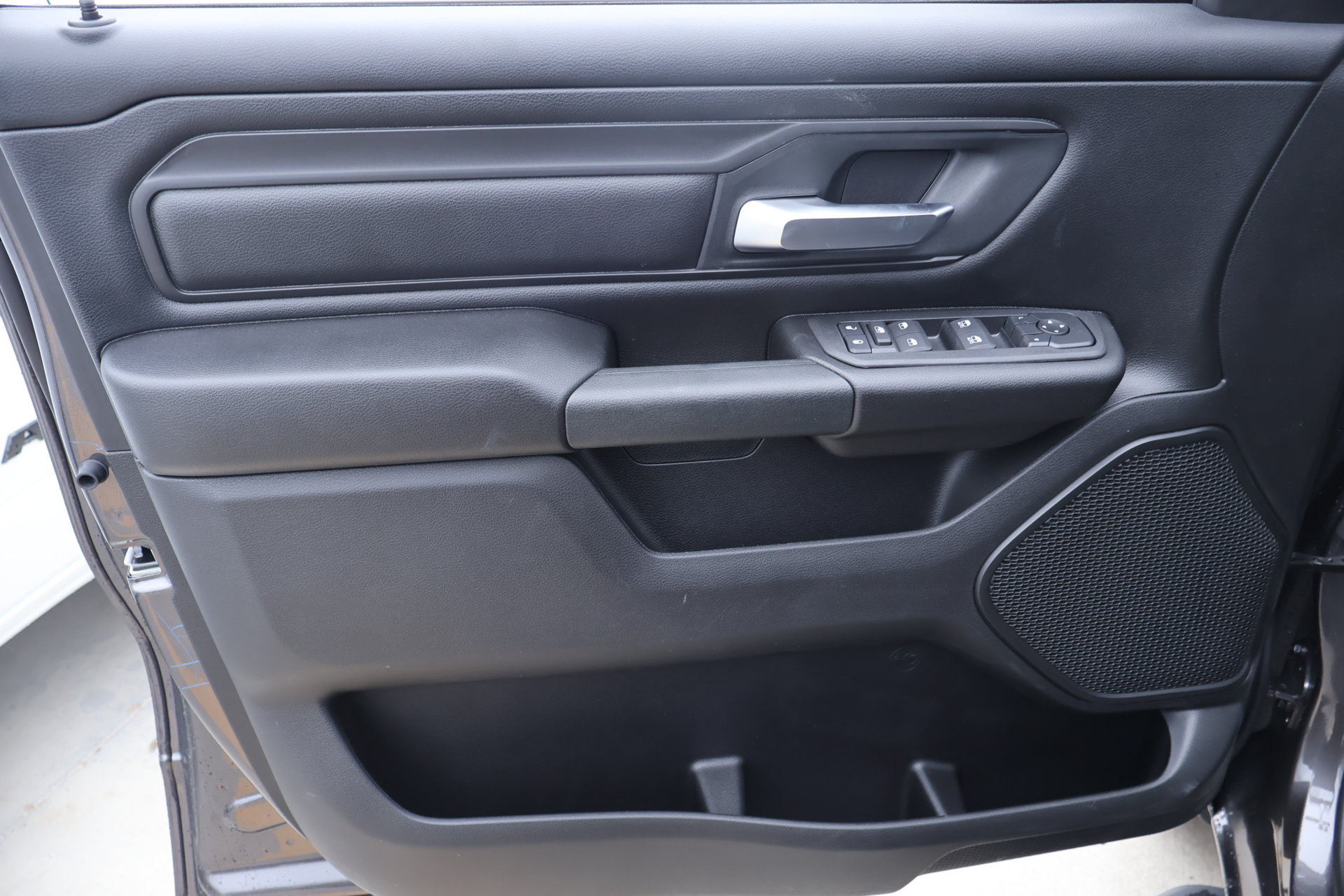 New 2027 RAM 1500 Express AWD/4WD image 14
