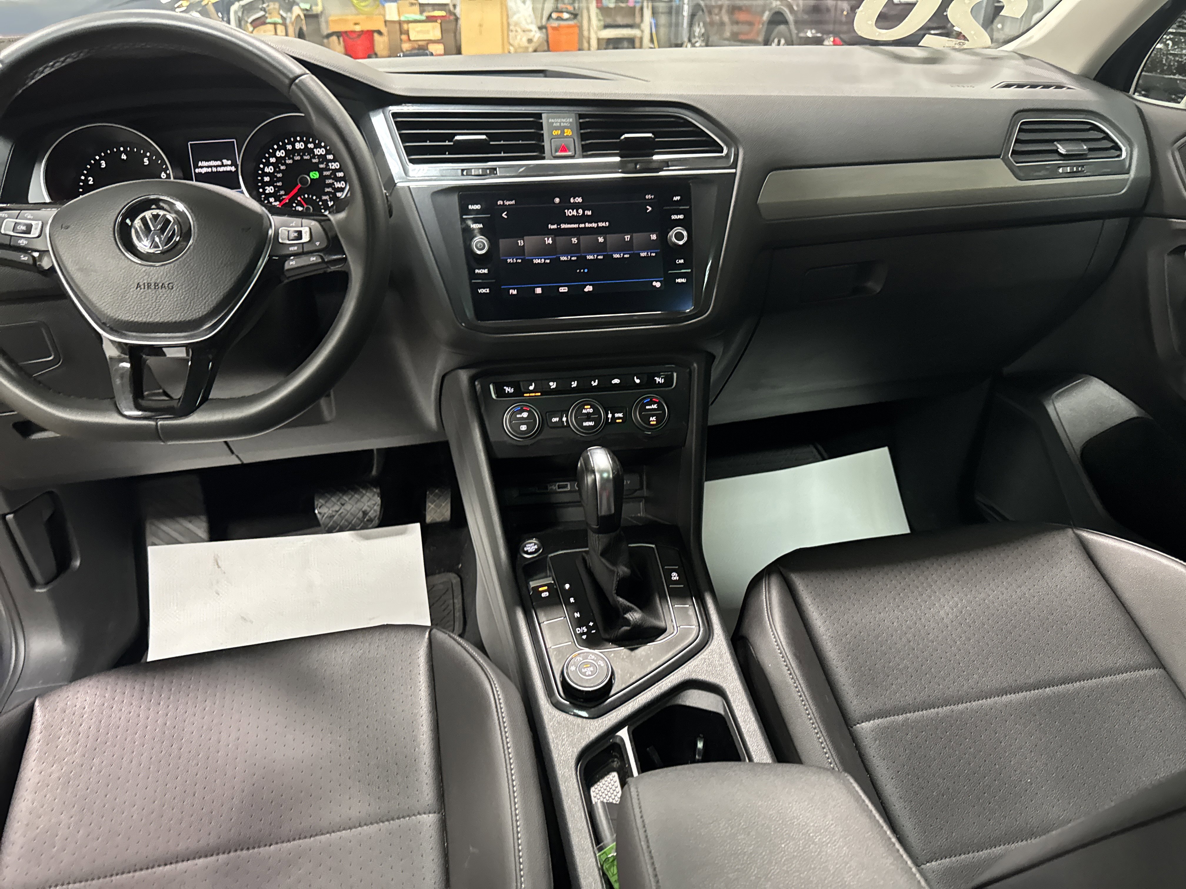Used 2020 Volkswagen Tiguan SE w/ Panoramic Sunroof Package image 29