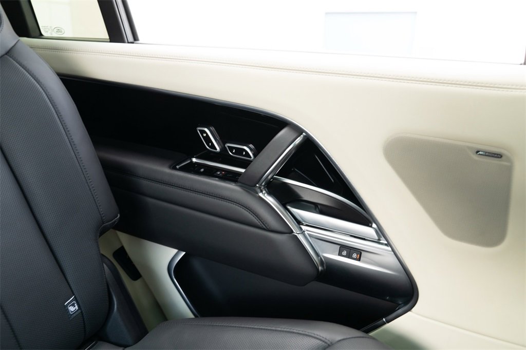 Used 2024 Land Rover Range Rover Long Wheelbase SE image 66