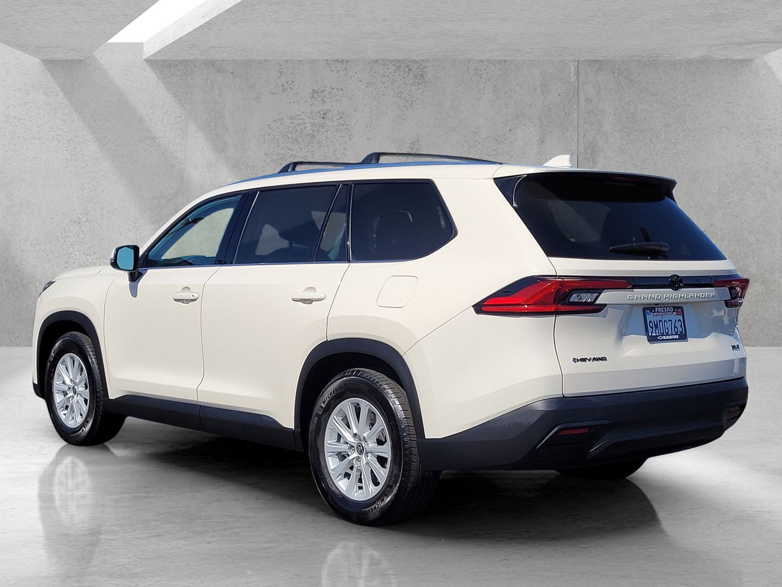 Used 2024 Toyota Grand Highlander XLE image 6