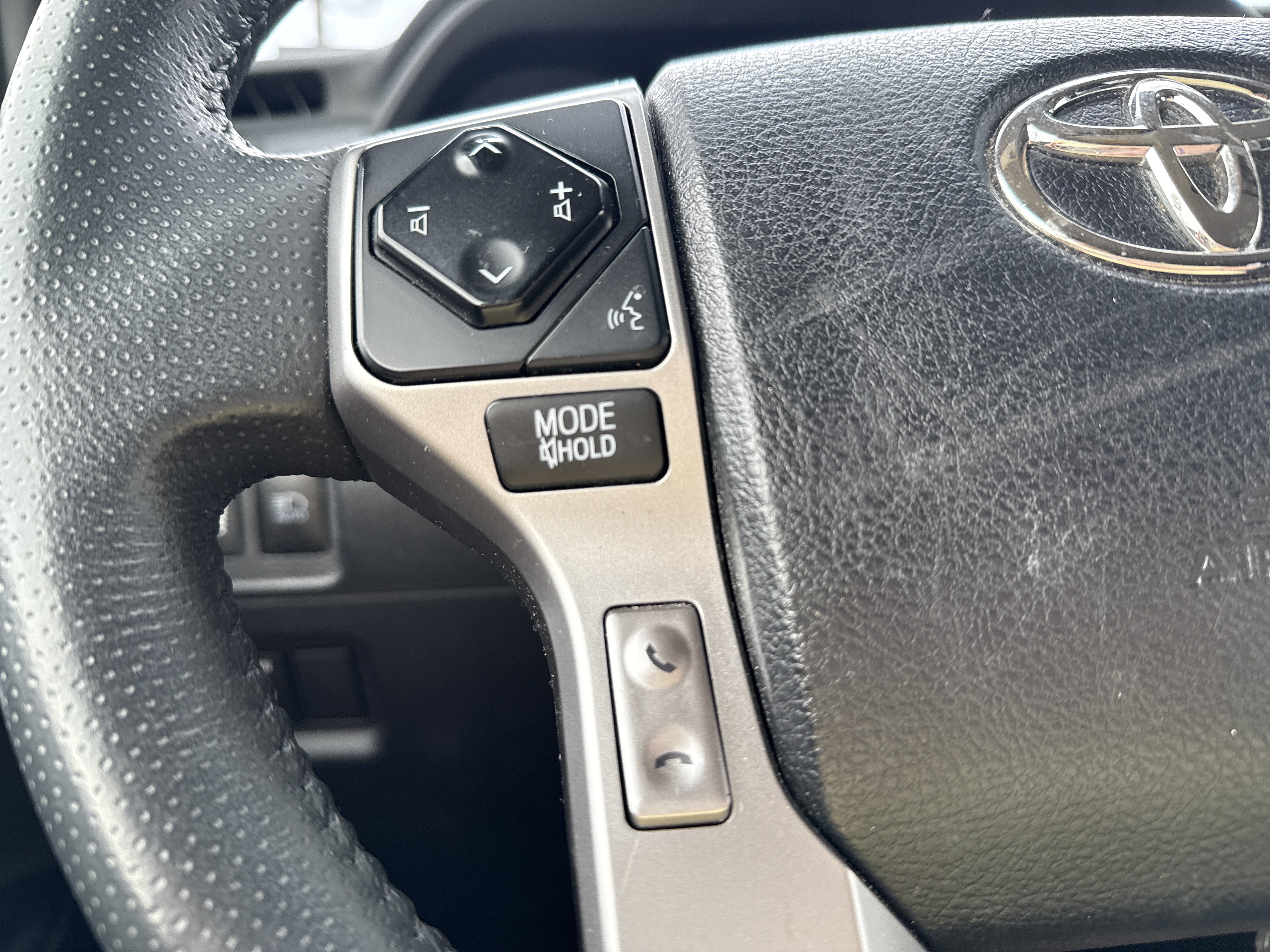 Used 2021 Toyota 4Runner SR5 AWD/4WD image 14