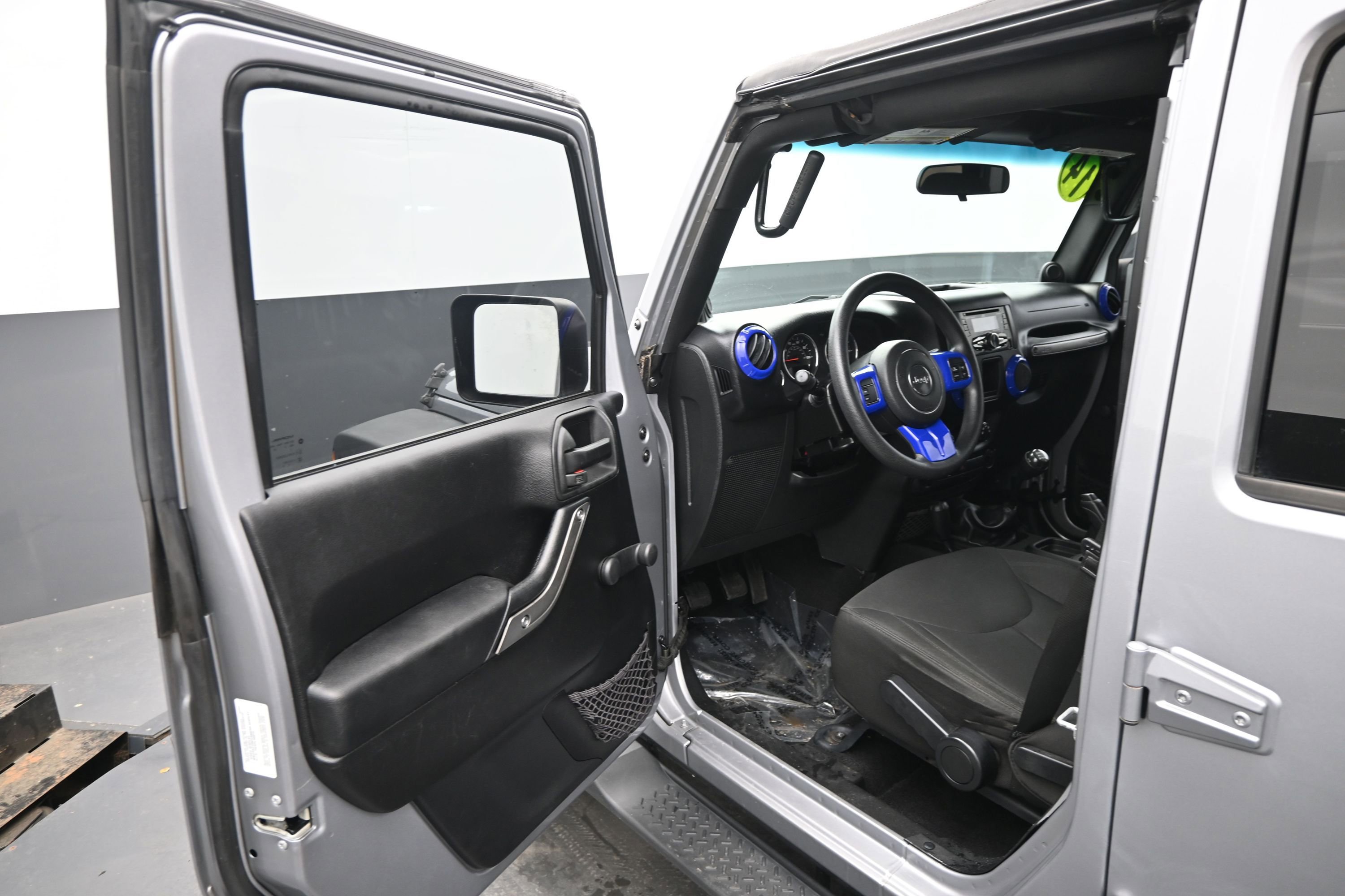 Used 2014 Jeep Wrangler Unlimited Sport w/ Max Tow Package AWD/4WD image 14