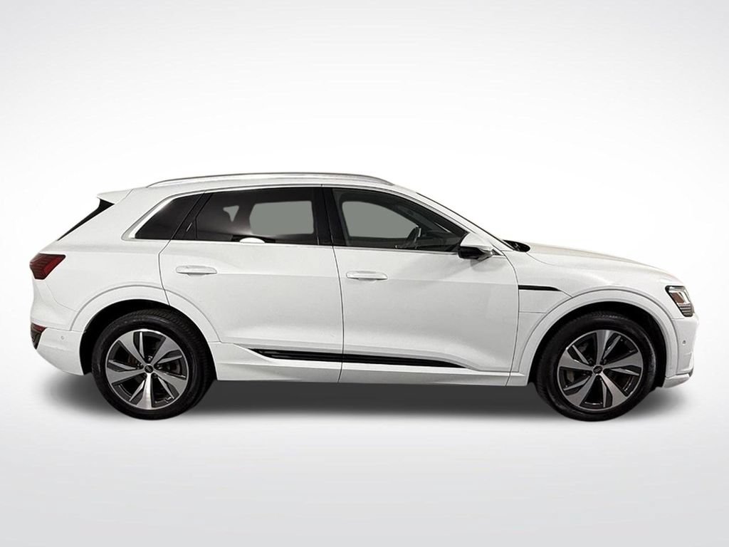 Used 2024 Audi Q8 e-tron Premium Plus w/ Premium Plus Package AWD/4WD image 4