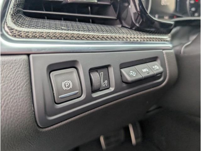 New 2025 Cadillac XT5 Sportv w/ LPO, Blue Accent Package image 17