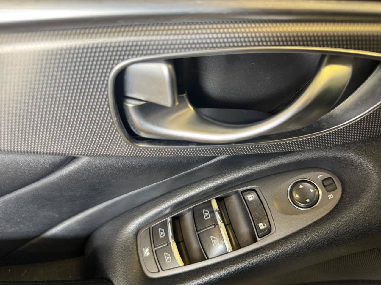 Used 2014 INFINITI Q50 AWD image 17