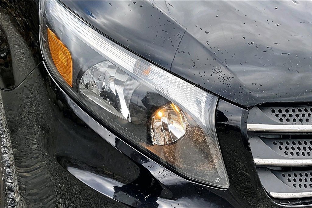 Used 2018 Mercedes-Benz Metris Passenger image 28