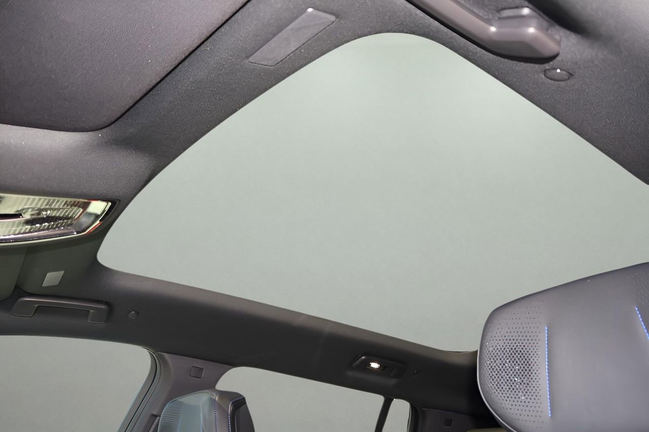 New 2026 Cadillac Escalade IQL Sport 1 w/ LPO, ONYX Package image 25