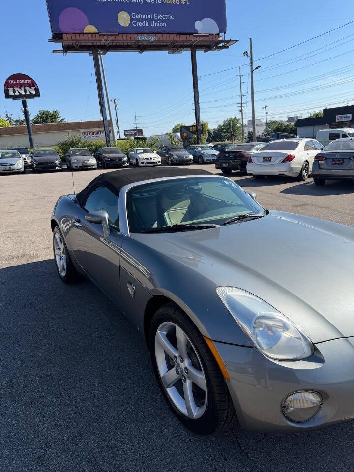 Used 2006 Pontiac Solstice Convertible w/ Premium Package RWD image 39