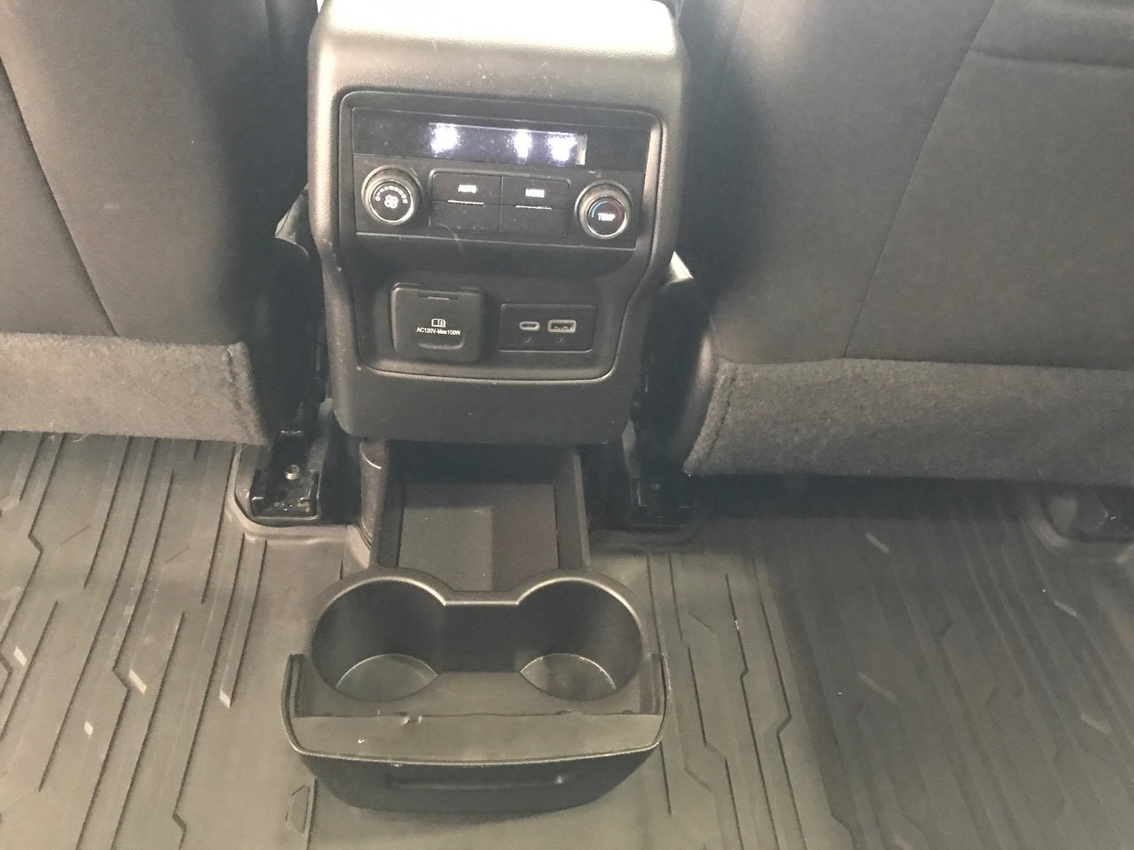 Certified 2023 GMC Acadia SLE w/ Driver Convenience Package image 16