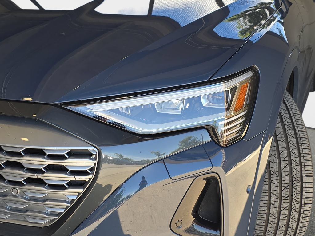Certified 2024 Audi Q8 e-tron Premium Plus w/ Premium Plus Package AWD/4WD image 30