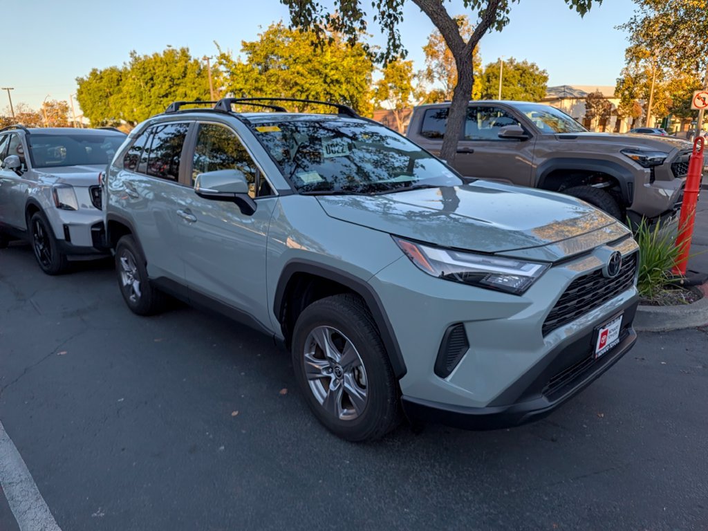 Used 2023 Toyota RAV4 XLE w/ Convenience Package FWD image 5