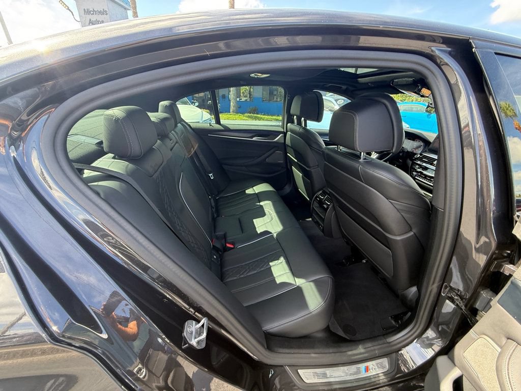 Used 2023 BMW M550i xDrive AWD/4WD image 28
