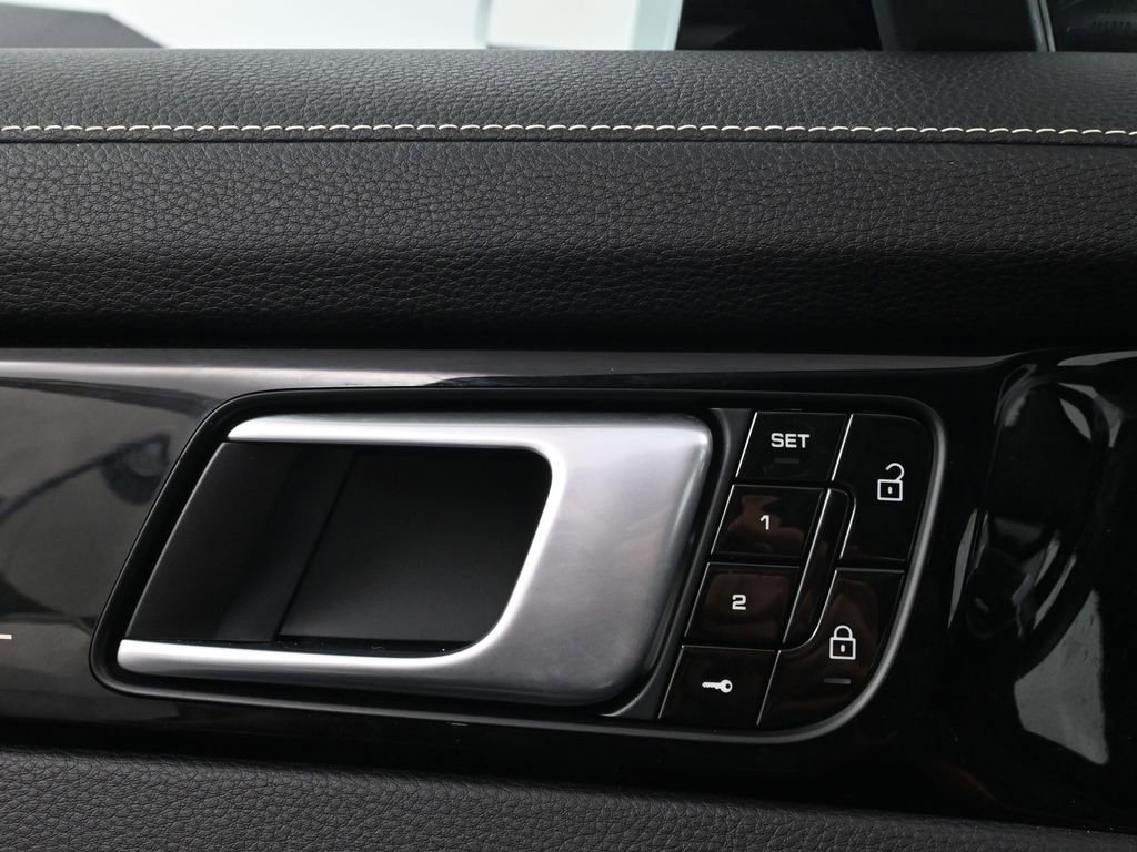 Used 2020 Porsche Panamera Edition image 18