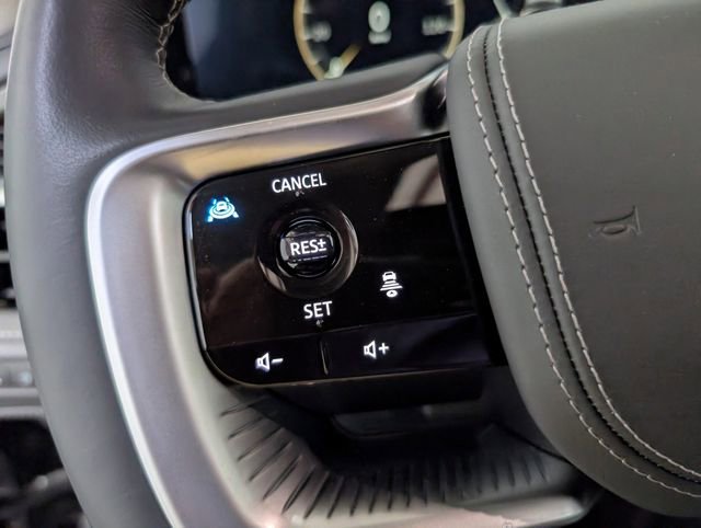 Used 2025 INFINITI QX80 Sensory image 22