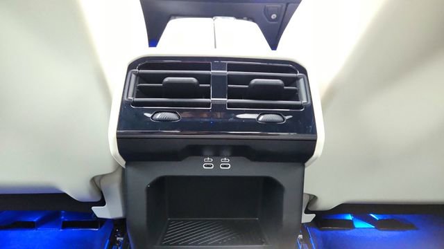 Used 2024 BMW 530i image 38