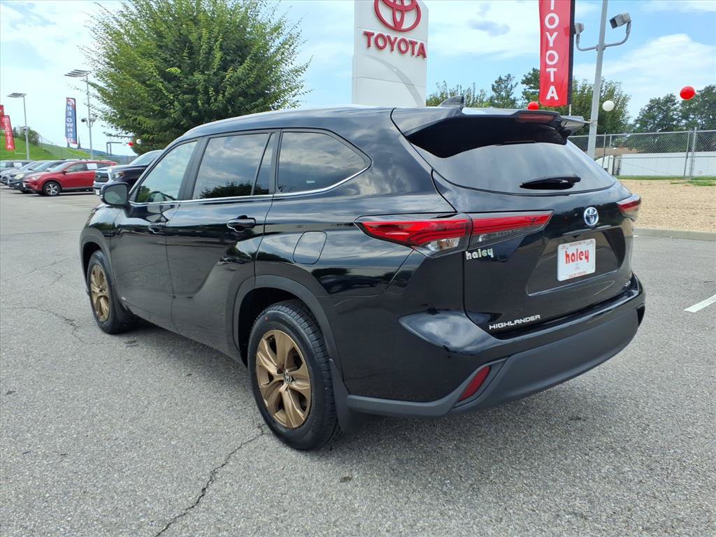Used 2023 Toyota Highlander Bronze Edition AWD/4WD image 7