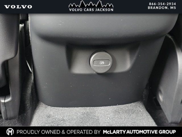New 2026 Volvo XC60 B5 Plus w/ Protection Package Premier AWD/4WD image 15