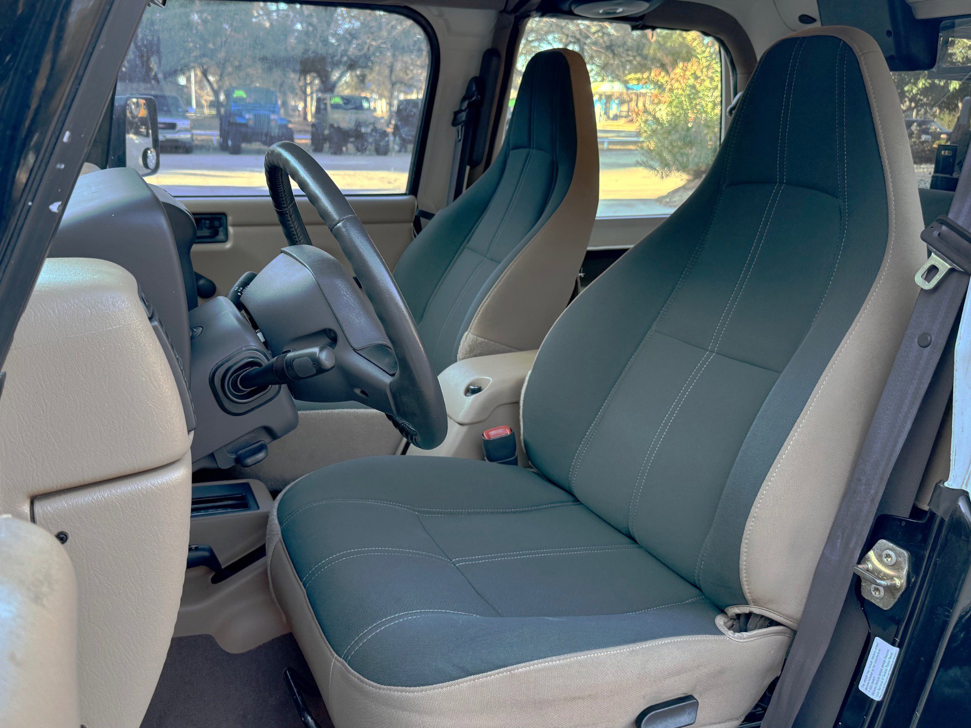 Used 2002 Jeep Wrangler Sahara image 21