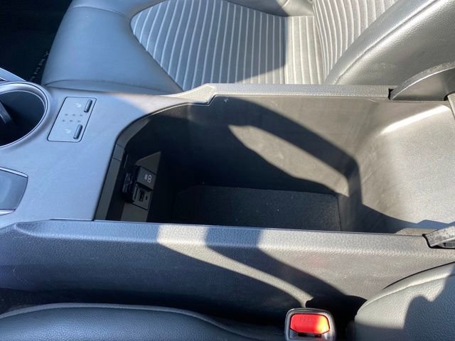 Used 2023 Toyota Camry SE image 12