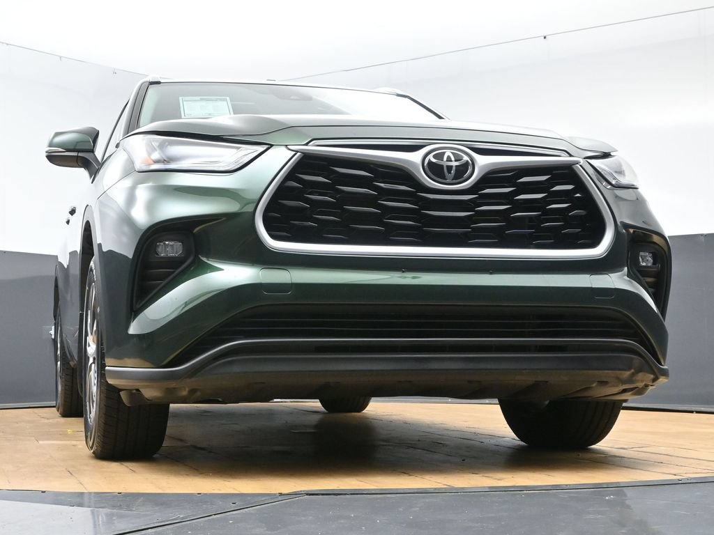 Used 2023 Toyota Highlander XLE AWD/4WD image 54