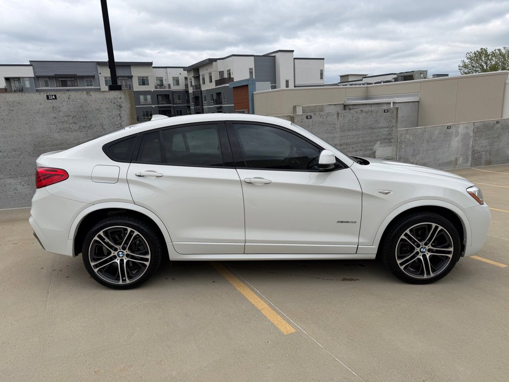 Used 2017 BMW X4 xDrive28i AWD/4WD image 2