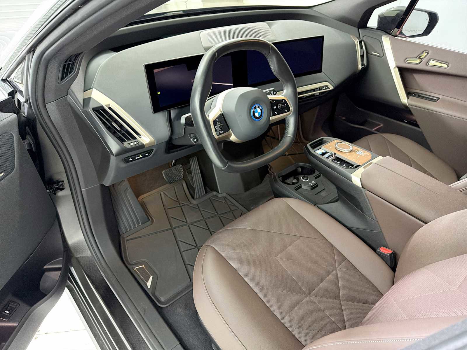 Certified 2023 BMW iX xDrive50 w/ Premium Package image 11