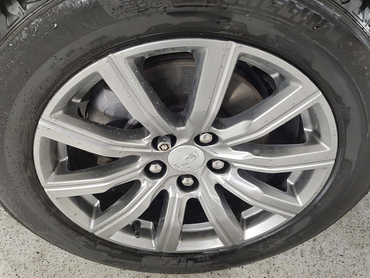 Used 2020 Cadillac XT4 Premium Luxury w/ Cold Weather Package AWD/4WD image 32