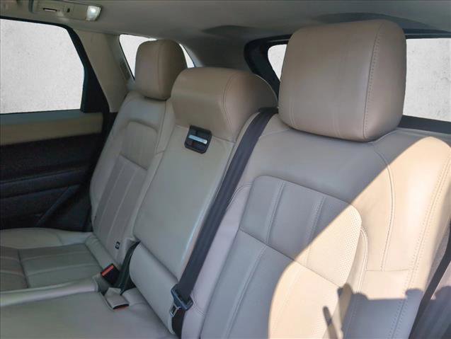 Used 2018 Land Rover Range Rover Sport HSE image 19