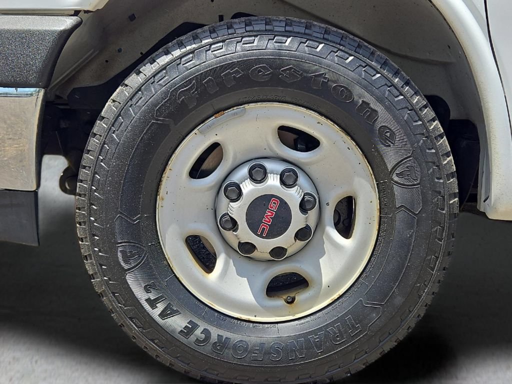 Used 2017 GMC Savana 2500 RWD image 8