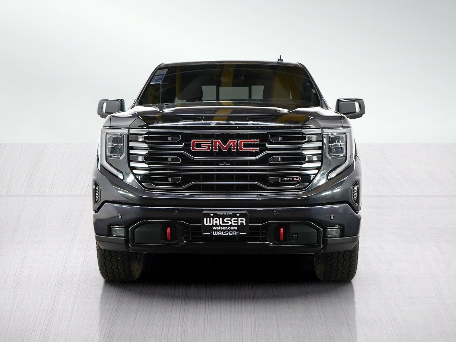 Used 2025 GMC Sierra 1500 AT4 w/ Technology Package AWD/4WD image 8