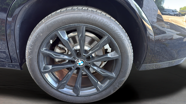 Used 2021 BMW X4 xDrive30i w/ M Sport Package AWD/4WD image 39